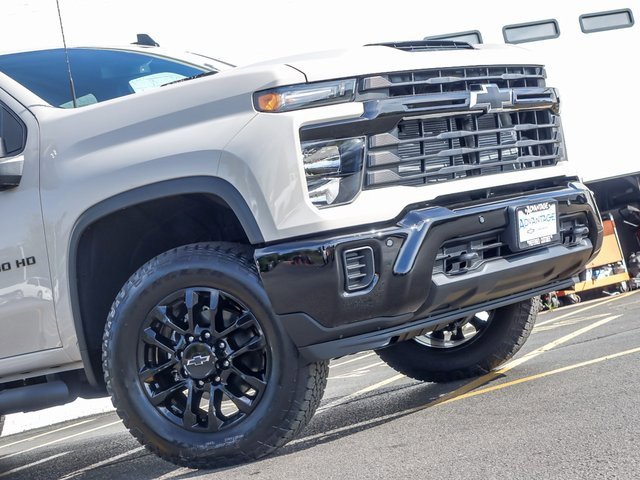 2026 Chevrolet Silverado 2500HD Custom photo 3