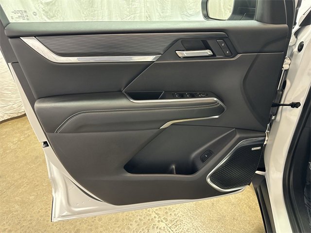 2025 GMC ACADIA - Image 23