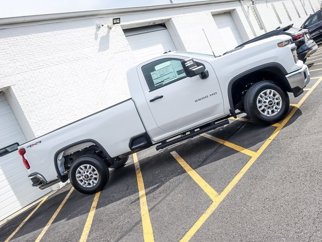2025 Chevrolet Silverado 2500HD photo 4