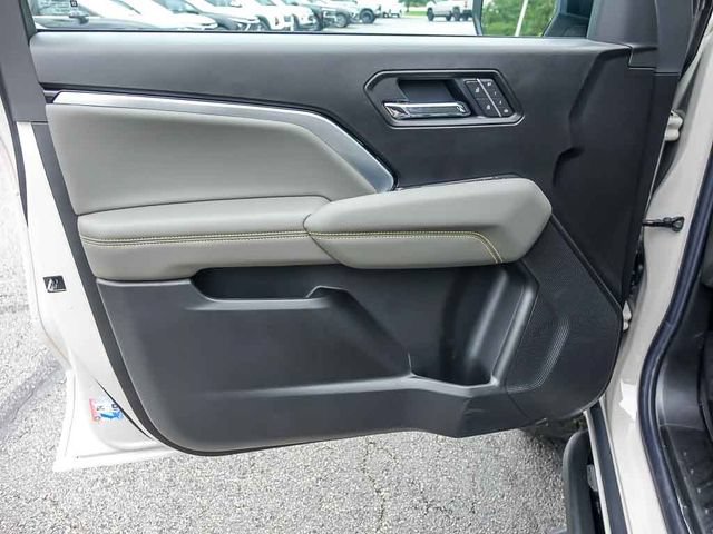2026 Chevrolet Colorado ZR2 - Photo 13