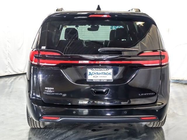2025 Chrysler Pacifica Limited - Photo 8