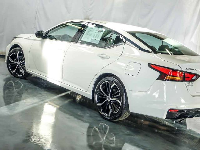 2024 Nissan Altima SR - Photo 11