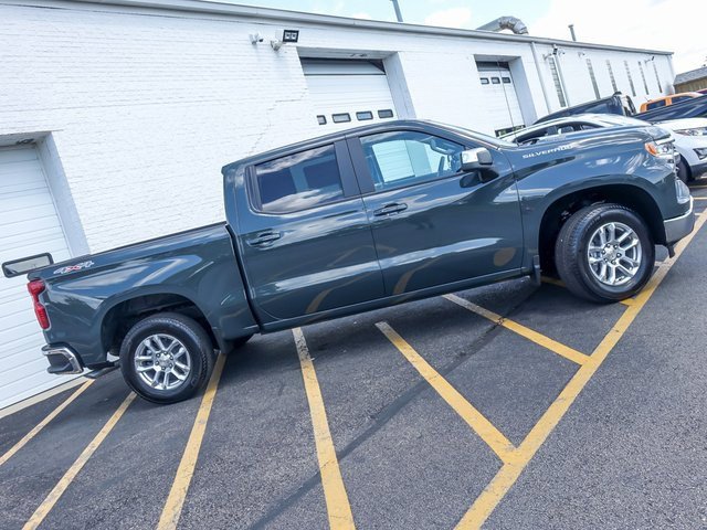 2026 Chevrolet Silverado 1500 LT photo 4