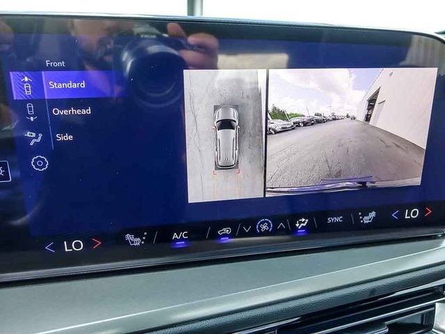 2027 Chevrolet Traverse LT - Photo 29