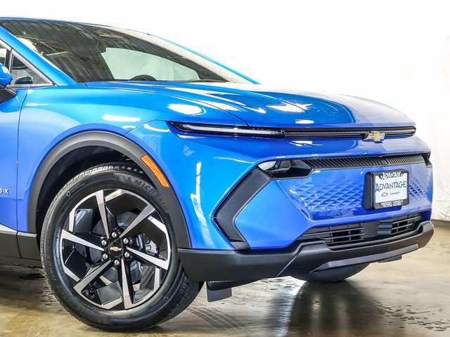 2026 Chevrolet Equinox EV 1LT photo 3