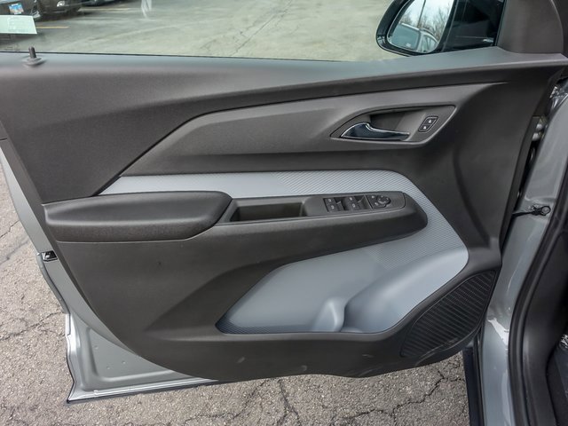 2027 CHEVROLET BOLT - Image 11