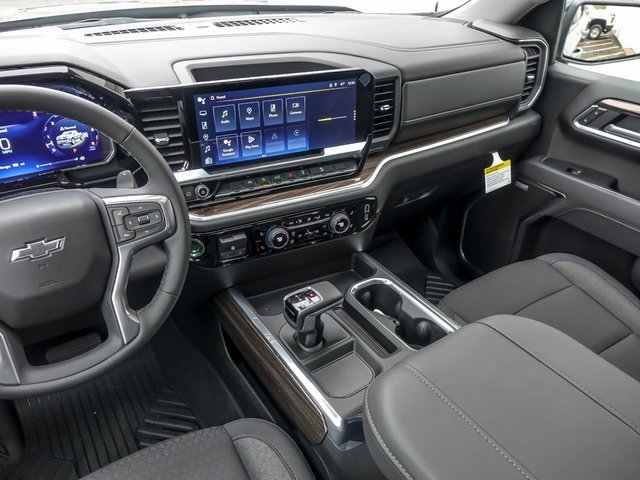 2026 CHEVROLET SILVERADO - Image 18