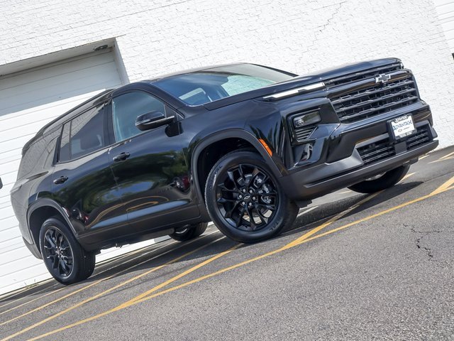 2026 Chevrolet Traverse photo 2
