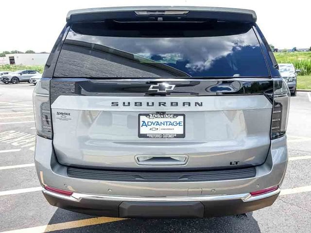 2026 Chevrolet Suburban LT - Photo 7