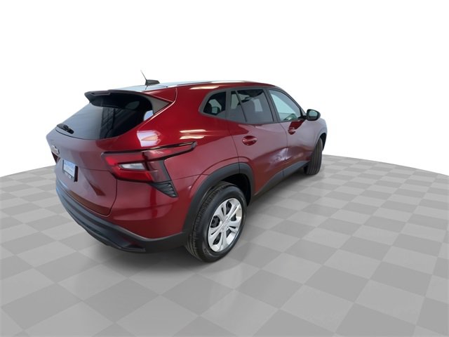 2025 Chevrolet Trax LS photo 4