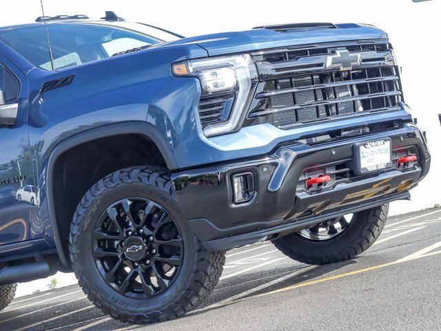 2026 Chevrolet Silverado 2500HD LT photo 2