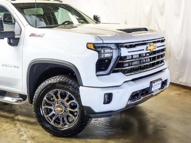 2026 Chevrolet Silverado 2500HD LT photo 2