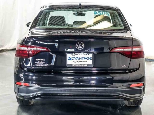 2024 Volkswagen Jetta SE - Photo 8