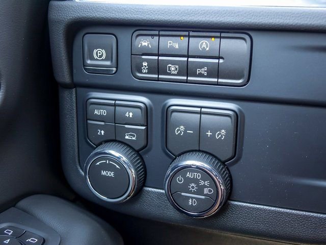 2026 Chevrolet Suburban Premier - Photo 25