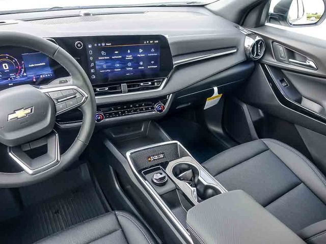2027 Chevrolet Equinox LT - Photo 18