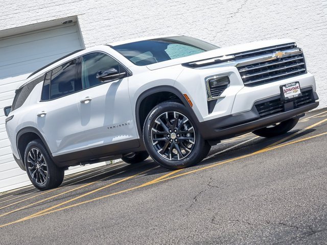 2026 Chevrolet Traverse photo 3