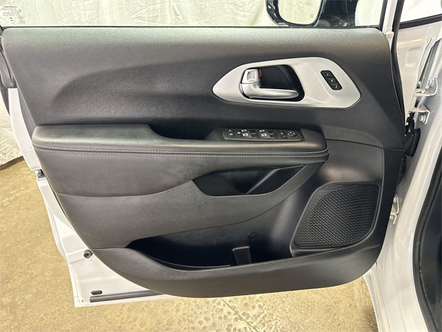 2025 CHRYSLER PACIFICA - Image 24