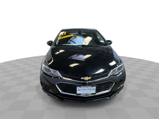 2017 Chevrolet Cruze LT photo 3