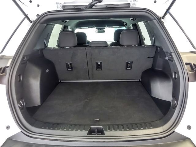 2025 Chevrolet Equinox LT - Photo 28