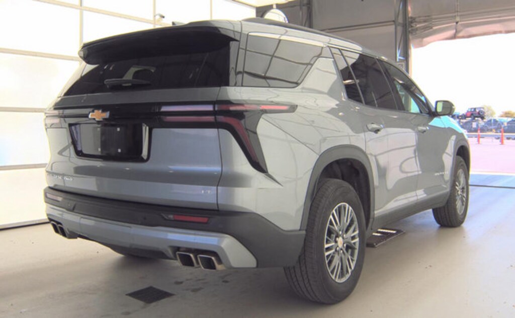 Used 2024 Chevrolet Traverse LT SUV