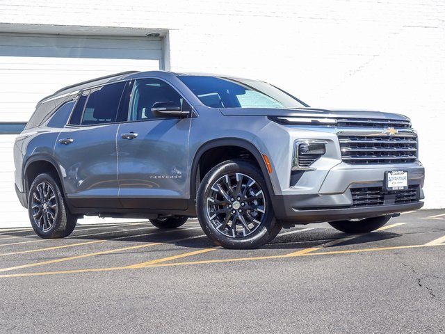 2026 Chevrolet Traverse photo 2