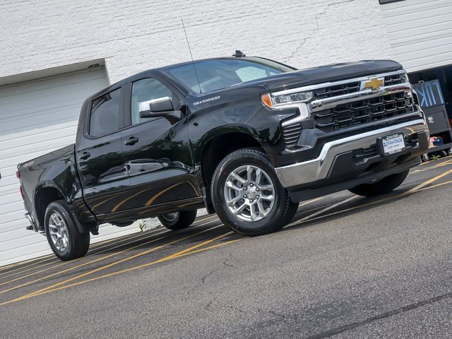 2026 Chevrolet Silverado 1500 LT photo 2