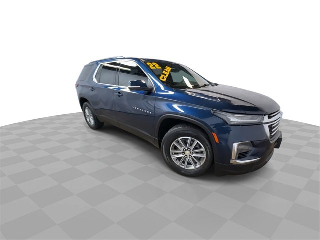2022 Chevrolet Traverse Leather photo 2