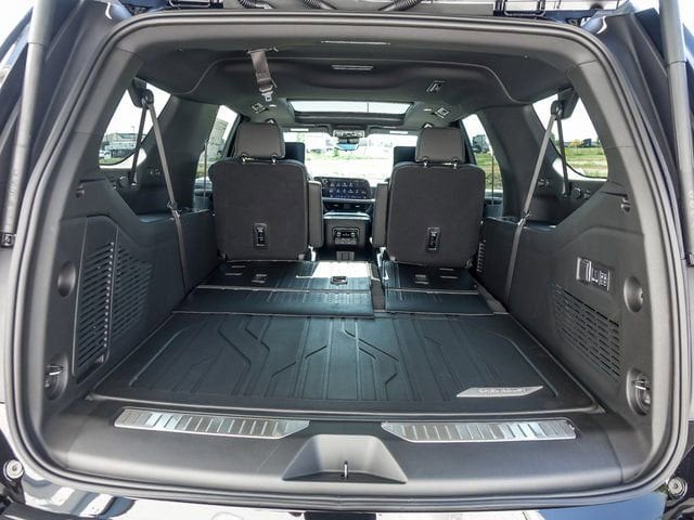 2026 Chevrolet Suburban Premier - Photo 9