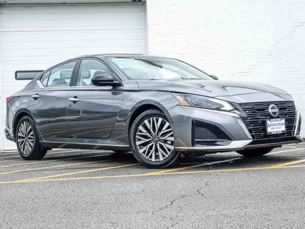 Used 2024 Nissan Altima 2.5 SV