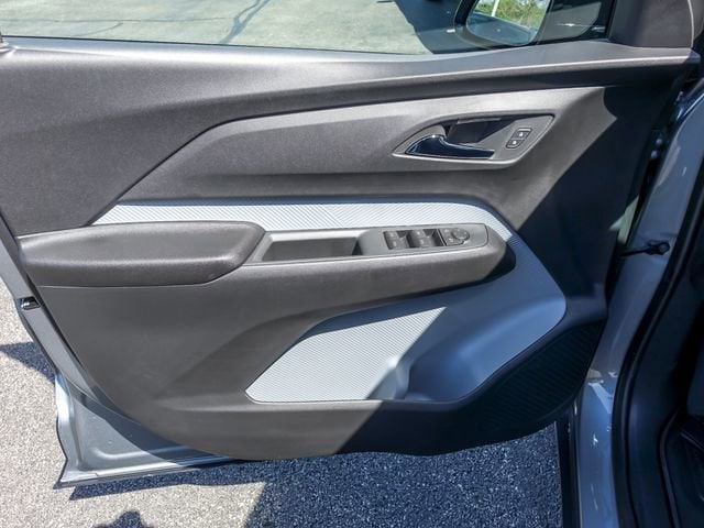 2027 Chevrolet Bolt LT - Photo 11