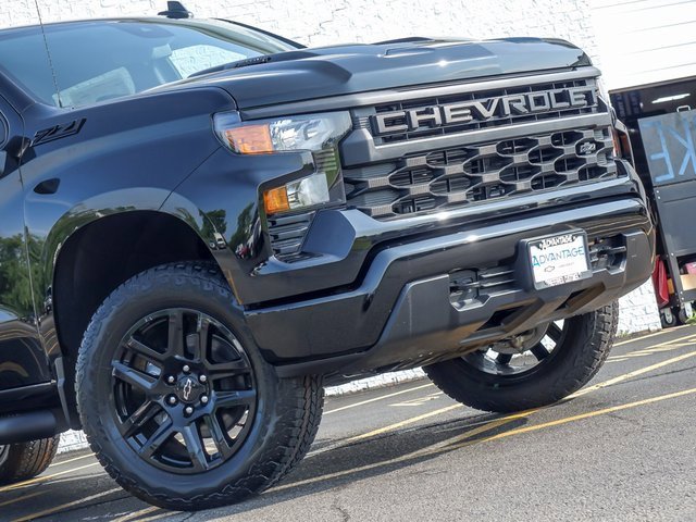 2026 Chevrolet Silverado 1500 Custom Trail Boss photo 2