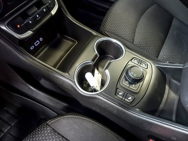 2022 GMC TERRAIN - Image 24