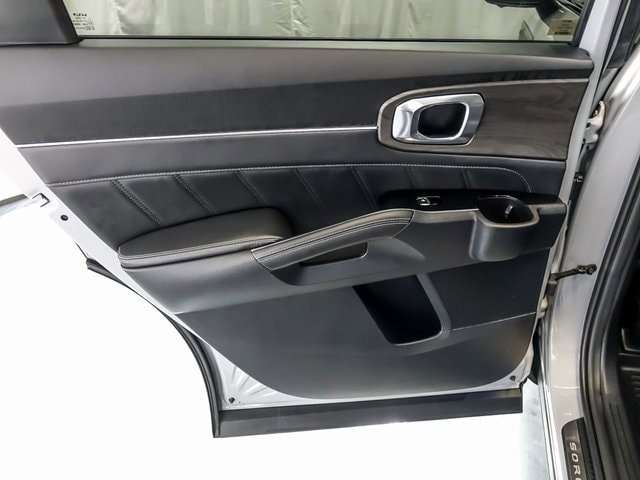 2024 KIA SORENTO - Image 30