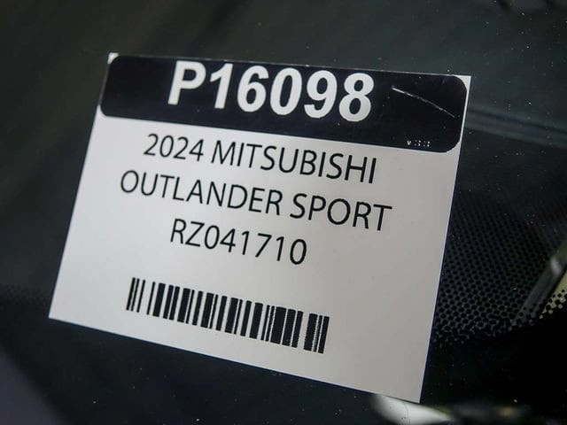 2024 Mitsubishi Outlander SE - Photo 38