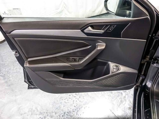 2024 Volkswagen Jetta SE - Photo 25