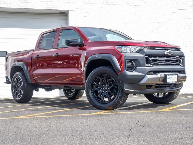 2026 Chevrolet Colorado Trail Boss photo 2