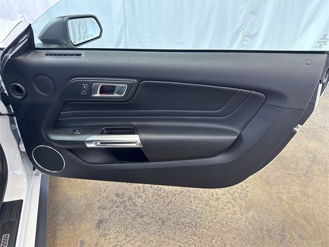 2021 FORD MUSTANG - Image 24