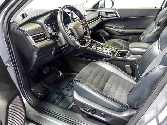 2024 Mitsubishi Outlander SE - Photo 13