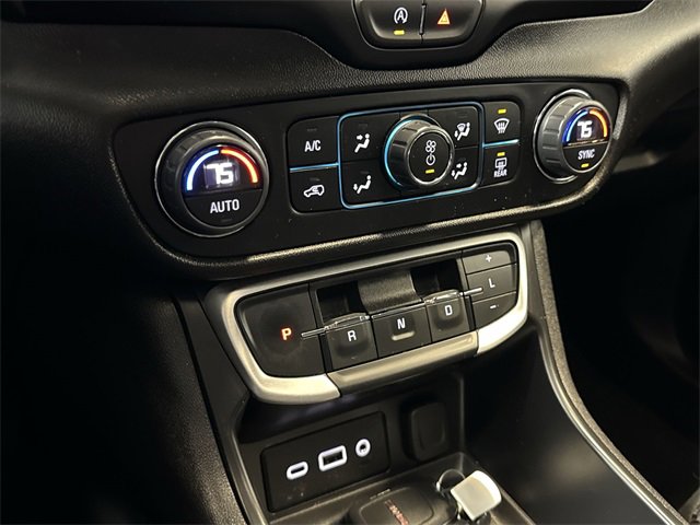 2023 GMC TERRAIN - Image 20