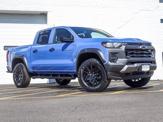 2026 Chevrolet Colorado Trail Boss photo 2