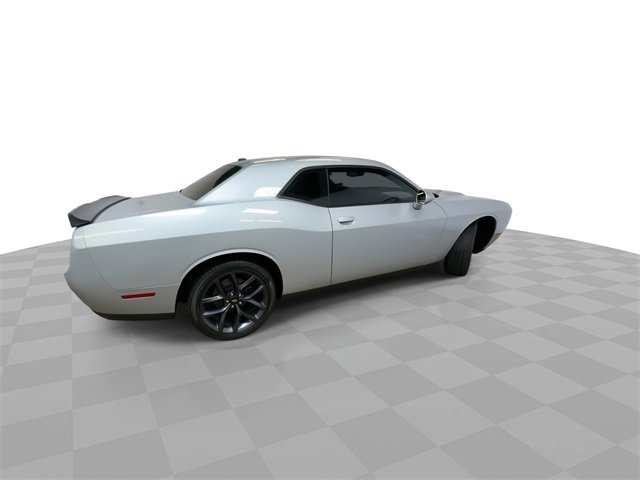 2019 Dodge Challenger SXT photo 2