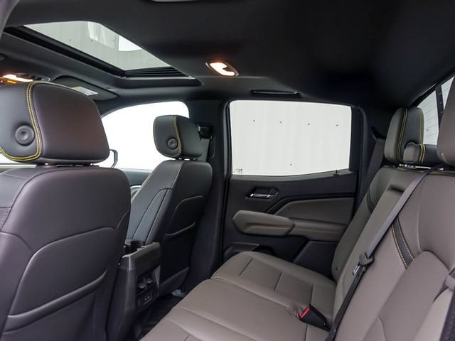 2026 Chevrolet Colorado ZR2 - Photo 17