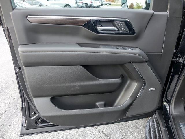 2026 CHEVROLET SUBURBAN - Image 13