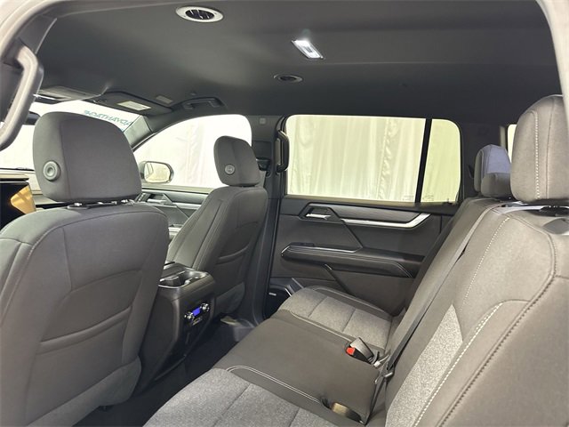 2025 GMC ACADIA - Image 13