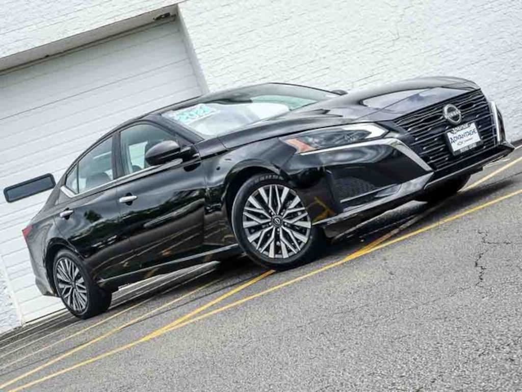 Used 2024 Nissan Altima 2.5 SV