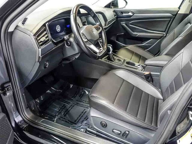 2024 Volkswagen Jetta SE - Photo 14