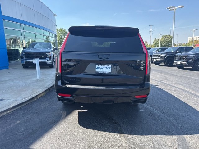 2023 Cadillac Escalade Sport photo 2