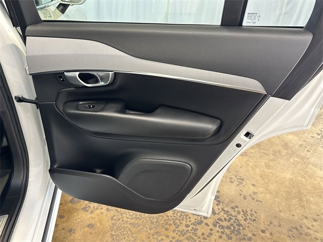 2023 VOLVO XC90 - Image 28