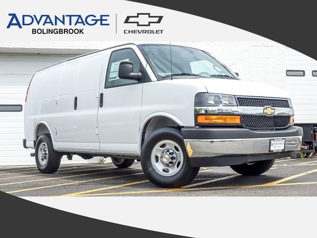 2026 Chevrolet Express 2500 Work Van HD's photo