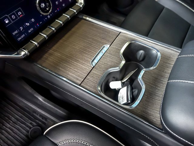 2024 GMC ACADIA - Image 28